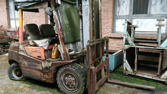 重慶弘?yún)f(xié)汽車配件廠存貨及設(shè)備一批在重慶產(chǎn)權(quán)交易網(wǎng)掛牌轉(zhuǎn)讓，礦山機(jī)械成亮點